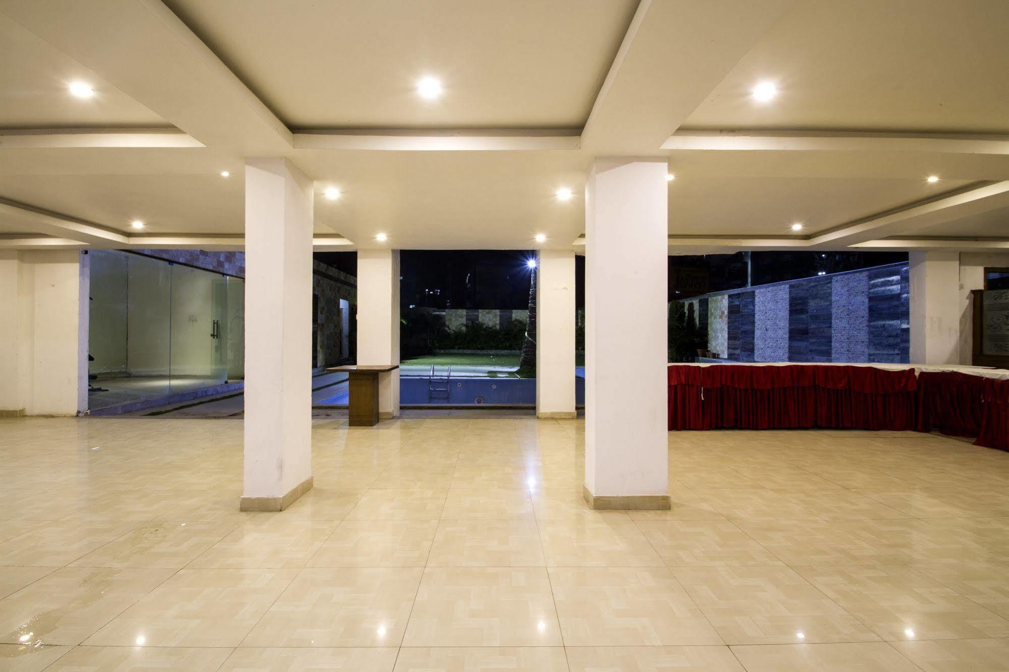 Hotel Rainbow International Shamshabad Haïdarabad Extérieur photo